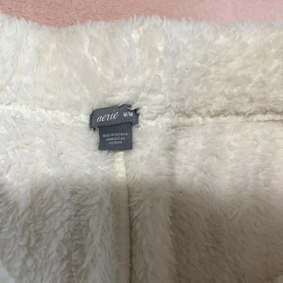 Aerie Cozy Cream Fleece Shorts - Picture 2 of 3